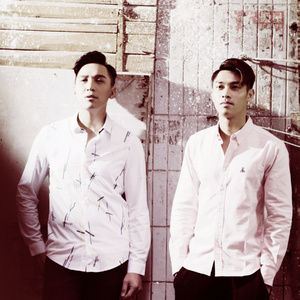 老头脱精光自慰TV
